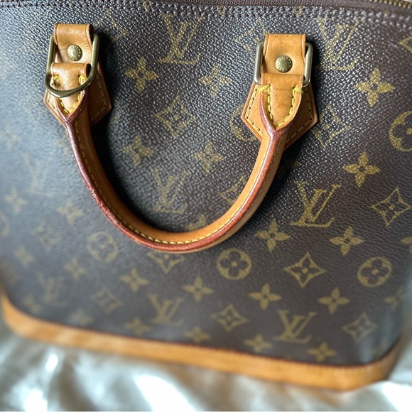 Louis Vuitton Monogram Alma PM - Picture 13 of 16